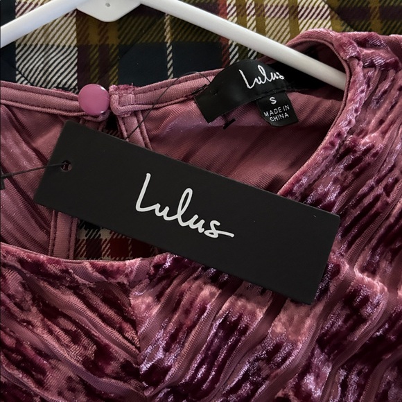 Lulu's Plush Velvet bodysuit in Rich Pink - Picture 4 of 6